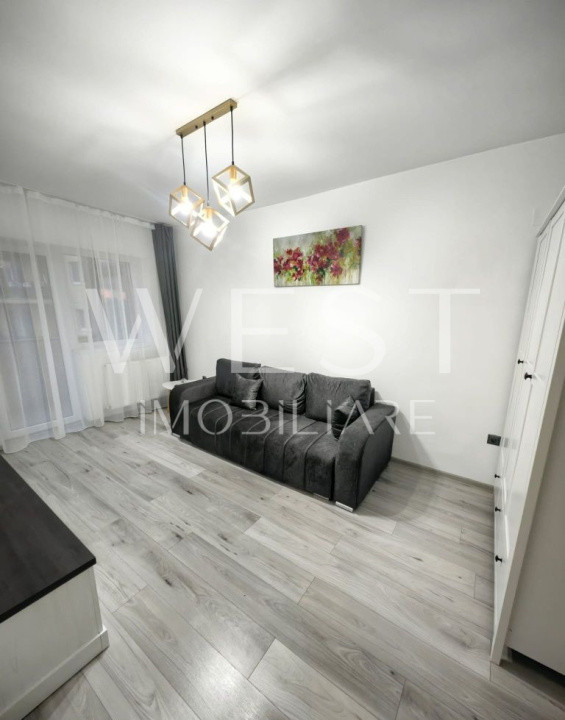 Apartament 2 camere decomandat str. Florilor langa Mega Image parcare