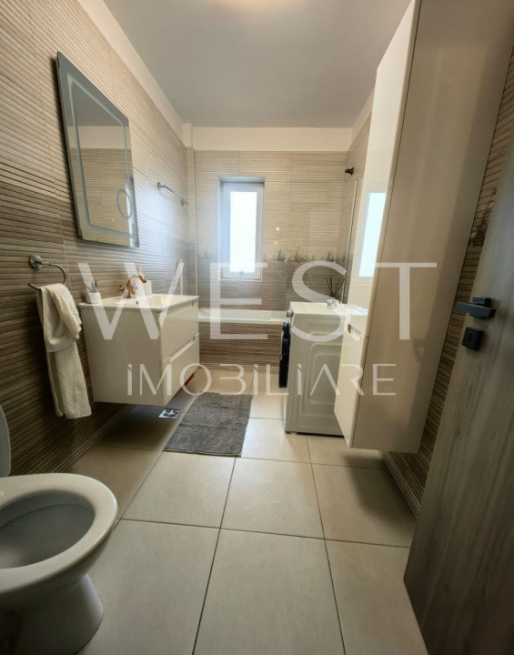 Apartament 2 camere decomandat str. Florilor langa Mega Image parcare