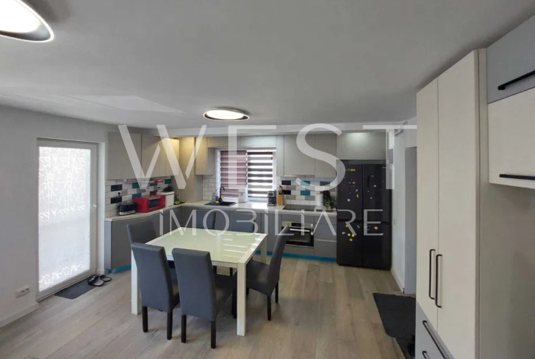 Apartament 3 camere,2 bai/ 2 Parcari incluse/ Etaj intermediar/ Strada Cetatii