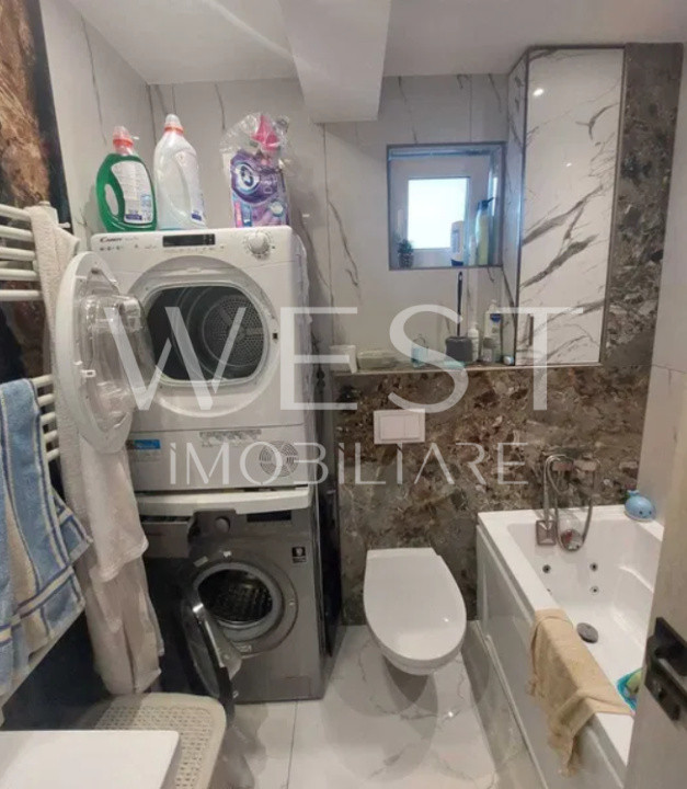 Apartament 3 camere,2 bai/ 2 Parcari incluse/ Etaj intermediar/ Strada Cetatii