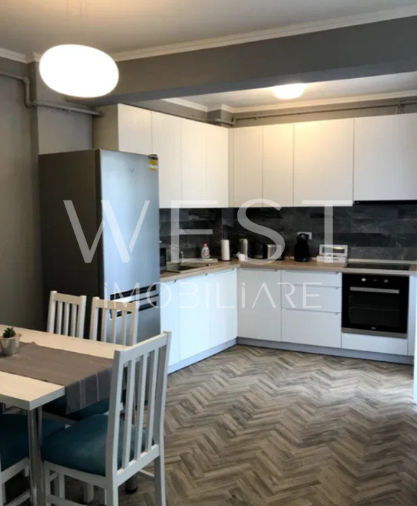 Apartament modern superfinisat 3 camere/Parcare inclusa/ zona Platinia