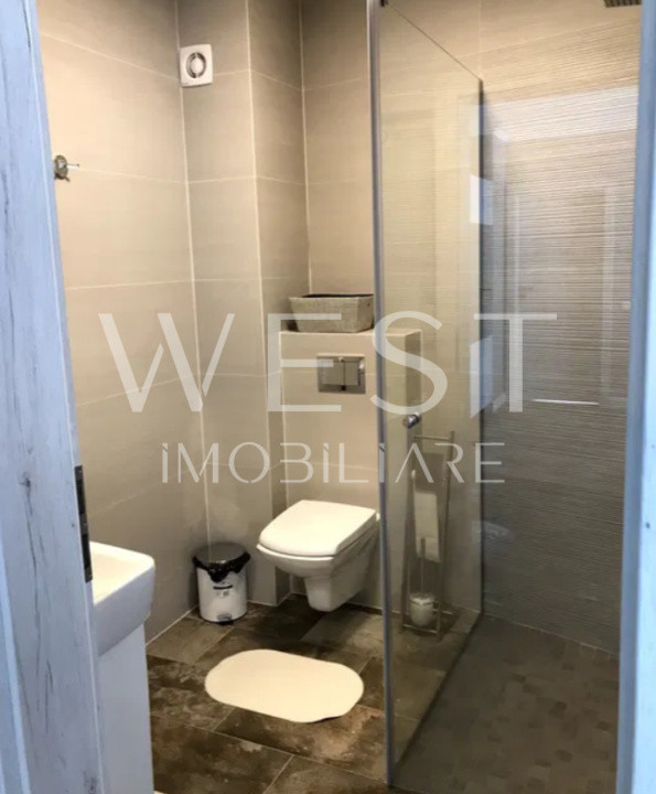 Apartament modern superfinisat 3 camere/Parcare inclusa/ zona Platinia