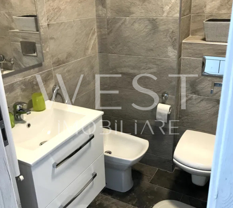 Apartament modern superfinisat 3 camere/Parcare inclusa/ zona Platinia