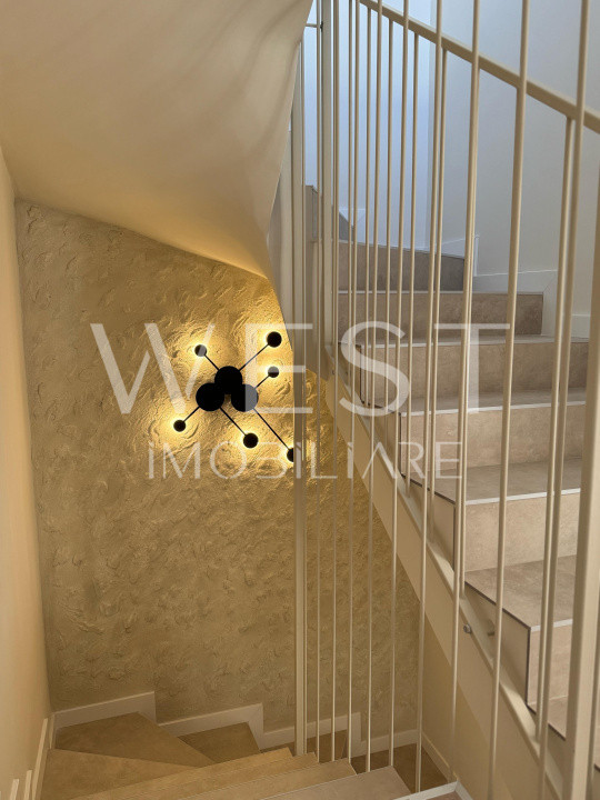 Casa înșiruită | 4 camere | 3 bai | terasa |grădină | zona Il Milanese