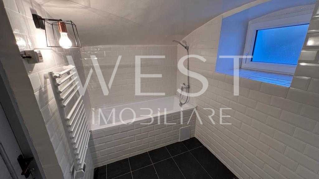 Spatiu FINISAT,90mp open-space:Birouri! N.Balcescu/Piata M.Viteazu!