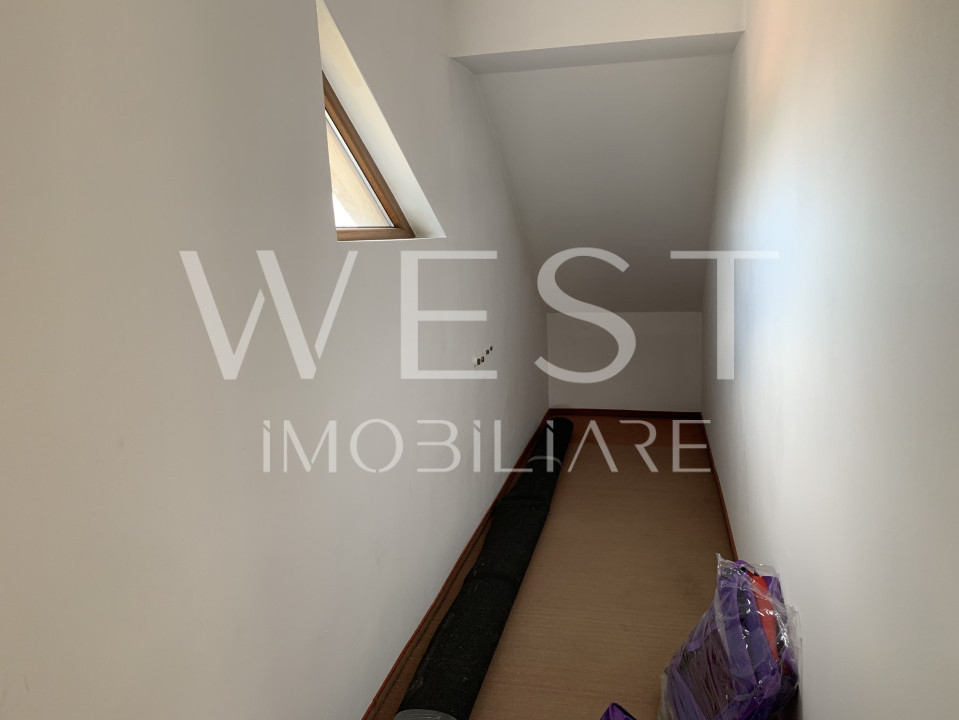 OPORTUNITATE | Mansardă spațioasă lângă Iulius Mall