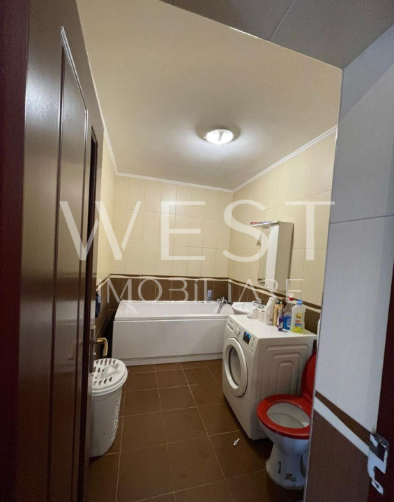 Apartament decomandat 3 camere - Parcare inclusa - La cheie