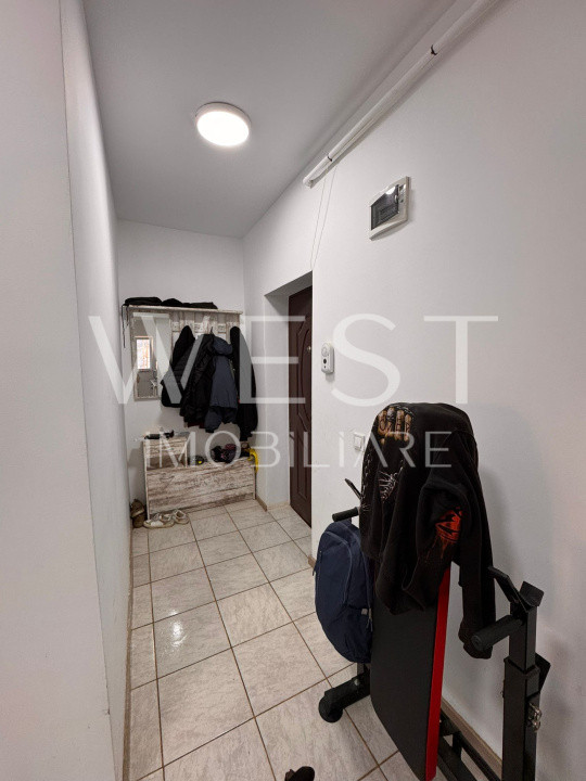 Apartament 2 camere | decomandat | 2 balcoane | parcare | zona Eroilor