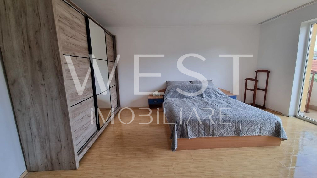 Apartament 40mp! Etaj Intermediar! Parcare! Curte privata! Zona Terra!