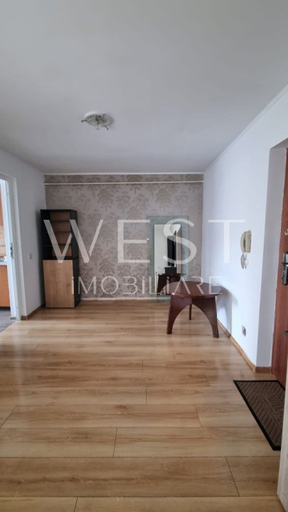 Apartament 40mp! Etaj Intermediar! Parcare! Curte privata! Zona Terra!