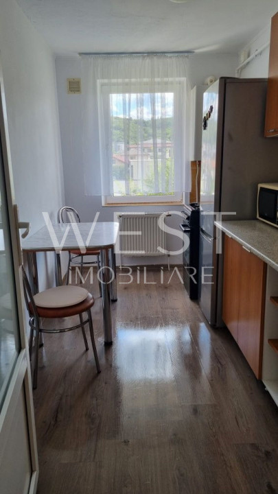 Apartament 40mp! Etaj Intermediar! Parcare! Curte privata! Zona Terra!