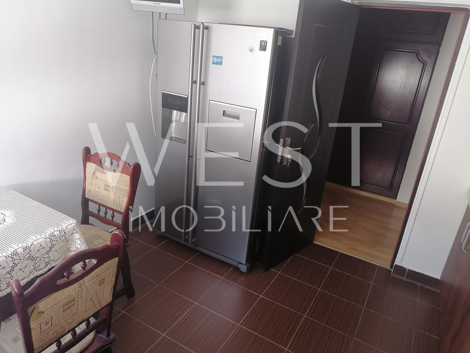 Apartament 3 camere decomandat! Str. Florilor! Parcare subterana+boxa!