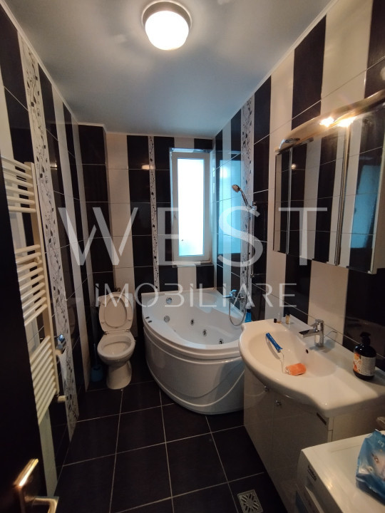 Apartament 3 camere decomandat! Str. Florilor! Parcare subterana+boxa!