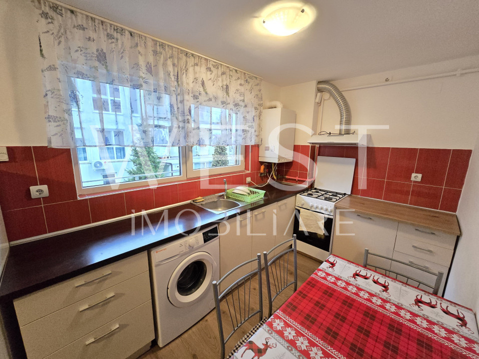 Apartament 3 camere! Mobilat! Str. Eroilor! Etaj intermediar! Parcare!