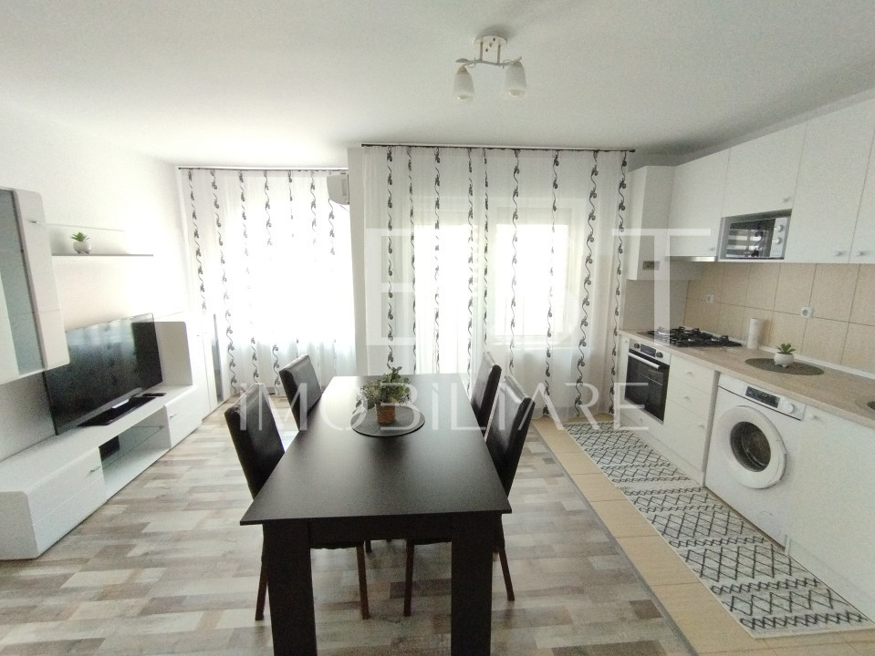 Apartament 3 camere 60mp! Nou! La cheie! Zona Sesul de sus! Parcare!