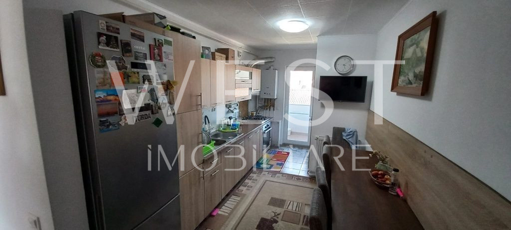 Apartament 3 dormitoare! Etaj Intermediar! Parcare! Mobilat! Eroilor!