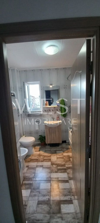 Apartament 3 dormitoare! Etaj Intermediar! Parcare! Mobilat! Eroilor!