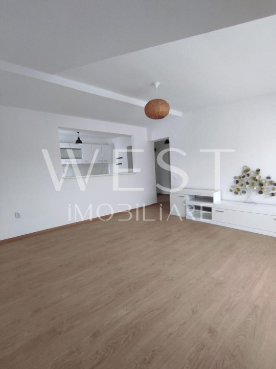 Apartament 2 cam decomandate! Mobilat! Renovat! Str Florilor! Parcare!