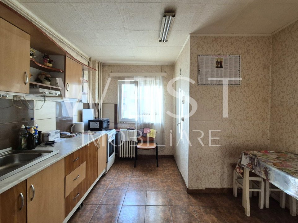 Apartament dec. 2 camere/spatii depozitare/etaj interm./Piata Marasti