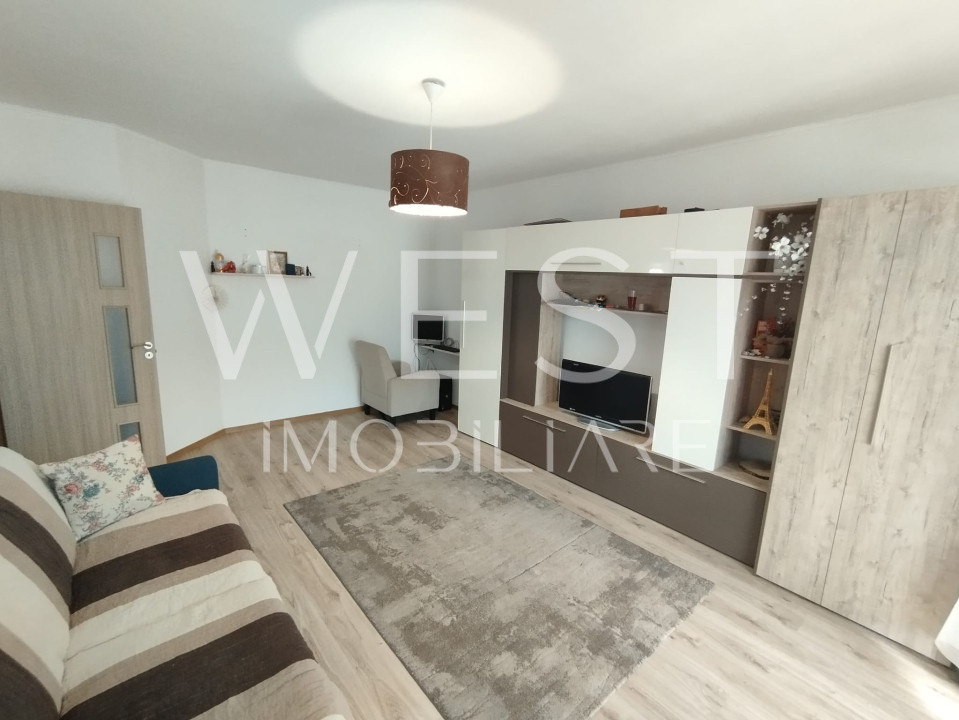 Apartament 2 camere /52 mp! Zona Florilor !Parcare ! Etaj intermediar!