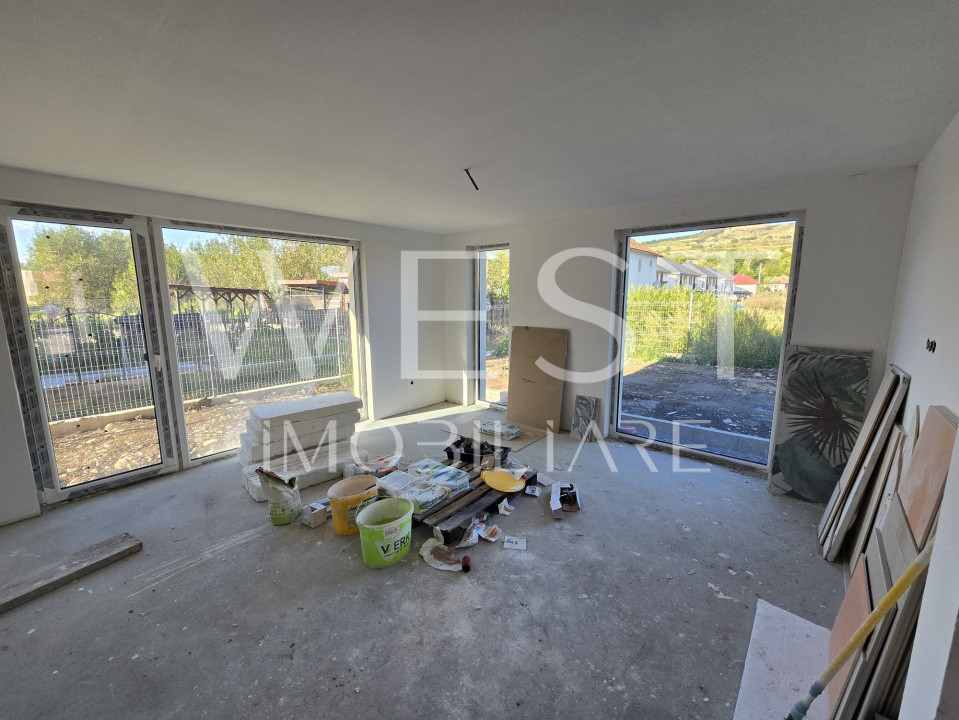 Casa NOUA 120mp util | 350mp TEREN | 5 cam | Chinteni | Semifinisata 