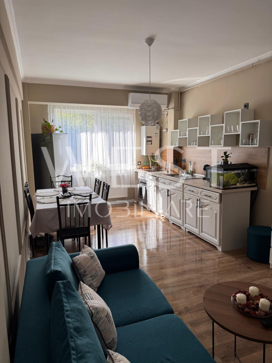 Apartament 3 camere mobilat utilat  /zona Teilor 