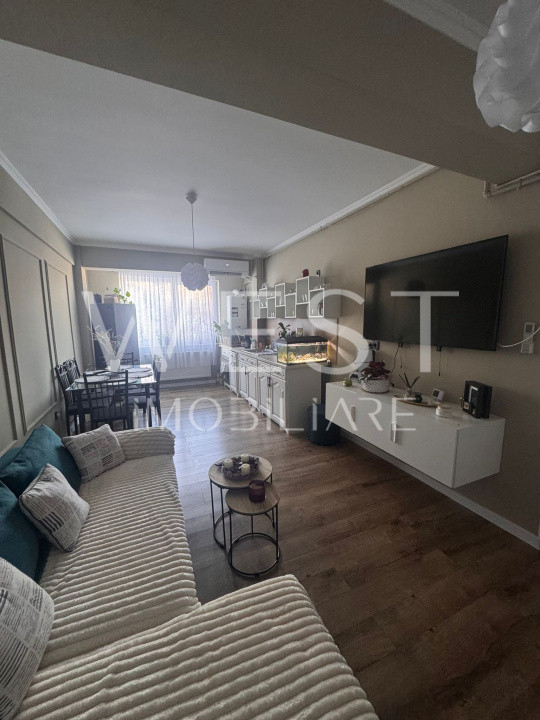 Apartament 3 camere mobilat utilat  /zona Teilor 