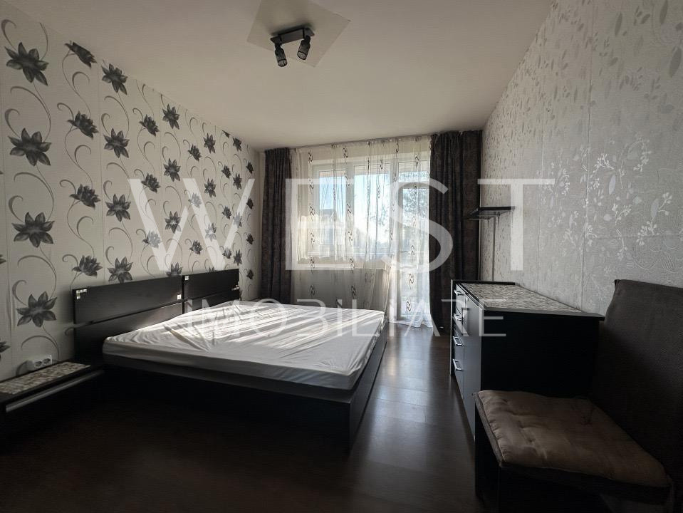 Apartament cu 3 camere l la cheie l parcare l zona Vivo 