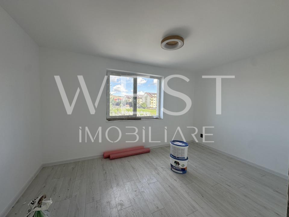 Apartament finisat cu 3 camere l zona centrala - Cetatii