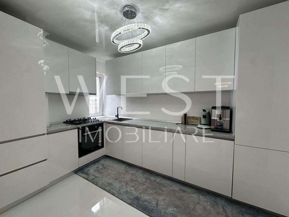 Apartament ultrafinisat l 3 camere l 2 bai l zona Eroilor 