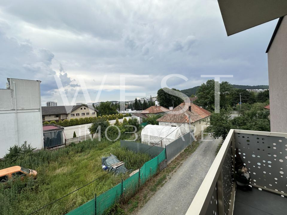 Apartament decomandat cu 3 camere, terasa circulara 202 mp, mobilat/utilat