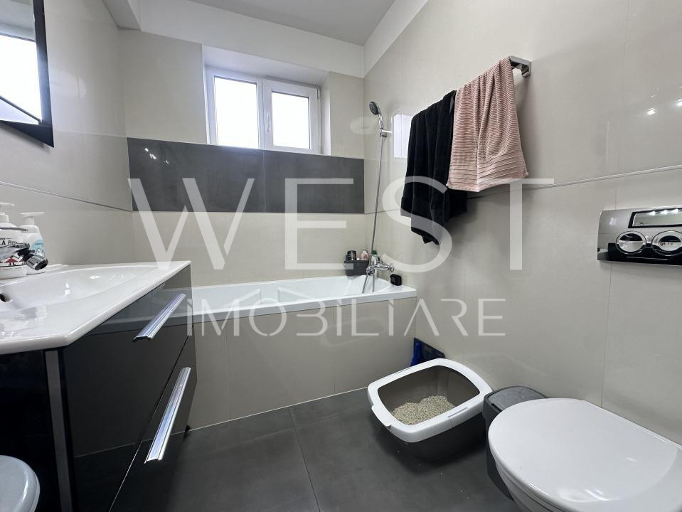 Apartament decomandat cu 3 camere, terasa circulara 202 mp, mobilat/utilat