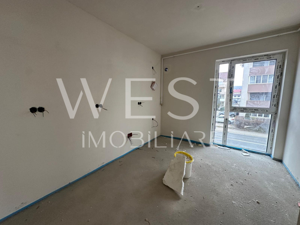 Apartament semifinisat l 3 camere l bloc nou l Eroilor 