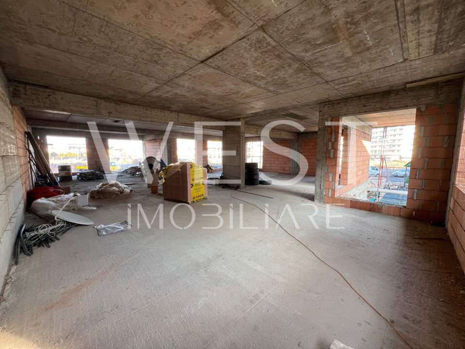 Spatiu comercial l suprafata 200 mp l bloc nou Eroilor! 