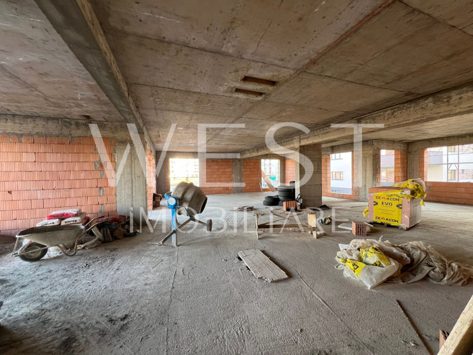 Spatiu comercial l suprafata 200 mp l bloc nou Eroilor! 