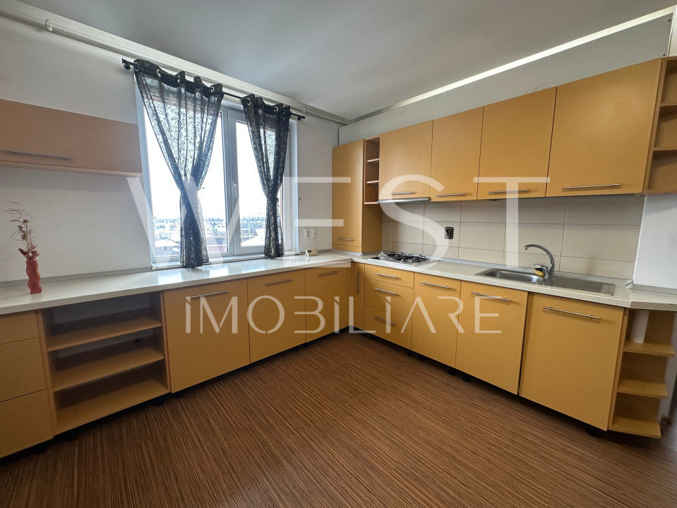 Apartament cu 3 camere l decomandat l la cheie l curte privata l Cetatii