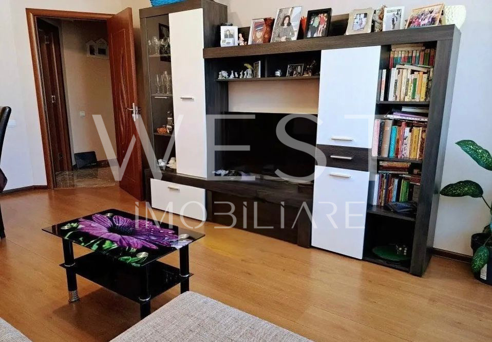 Apartament decomandat l 3 camere l la cheie l parcare l zona Cetatii 