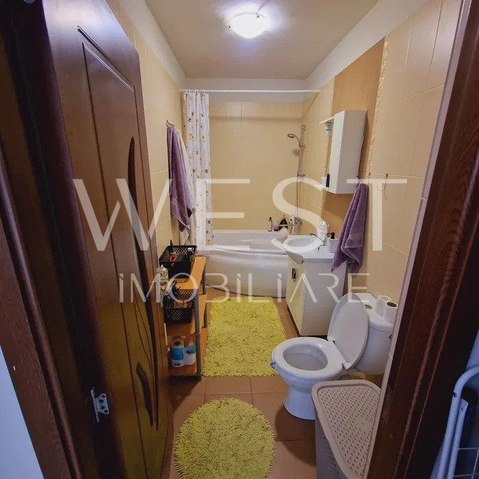 Apartament decomandat l 42 Mp utili l parcare l zona Cetatii 