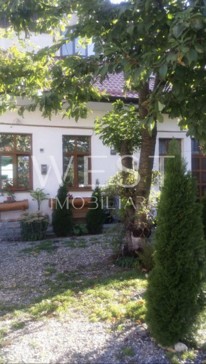 Casa SEMICENTRALA | 80 mp UTILI | CURTE 90 mp | CF | PARCARE | RENOVAT