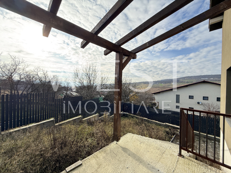 Casa de vânzare 134mp + 240mp | Zona Auchan Iris | CF | 2 garaje 