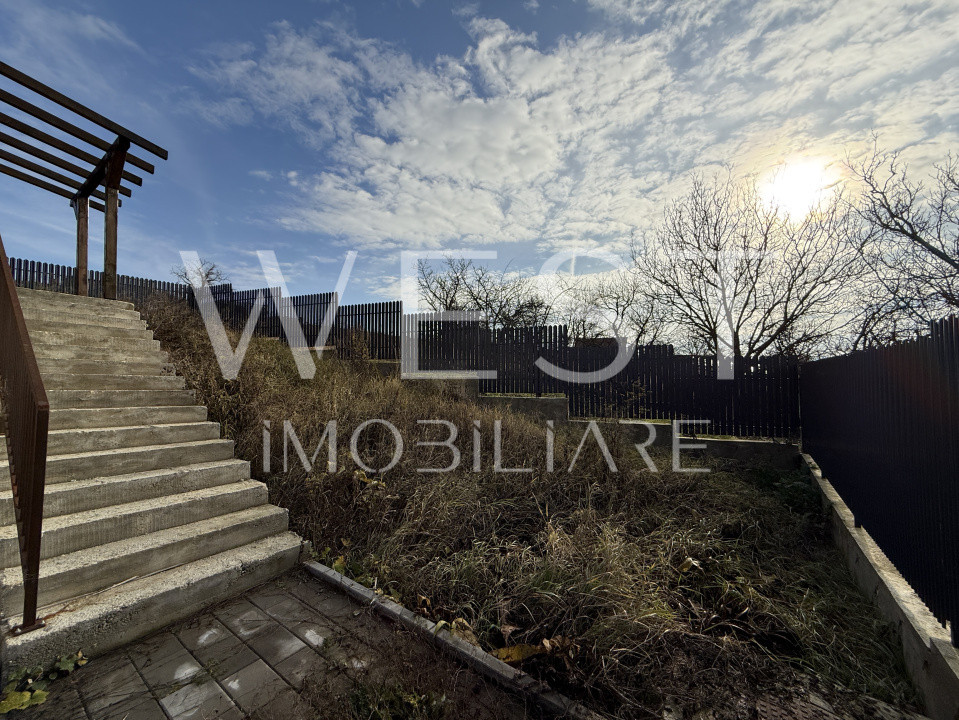 Casa de vânzare 134mp + 240mp | Zona Auchan Iris | CF | 2 garaje 