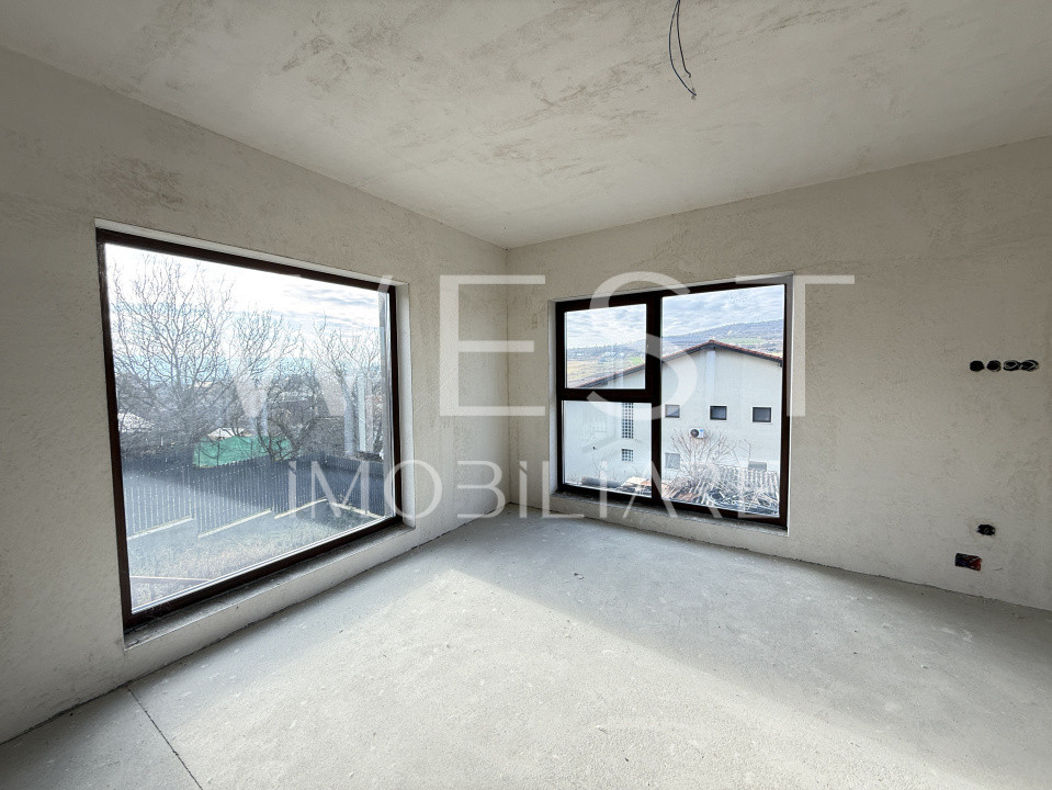 Casa de vânzare 134mp + 240mp | Zona Auchan Iris | CF | 2 garaje 