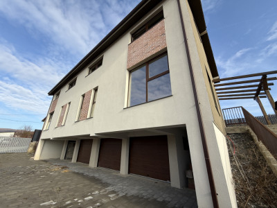 Casa de vânzare 134mp + 240mp | Zona Auchan Iris | CF | 2 garaje 