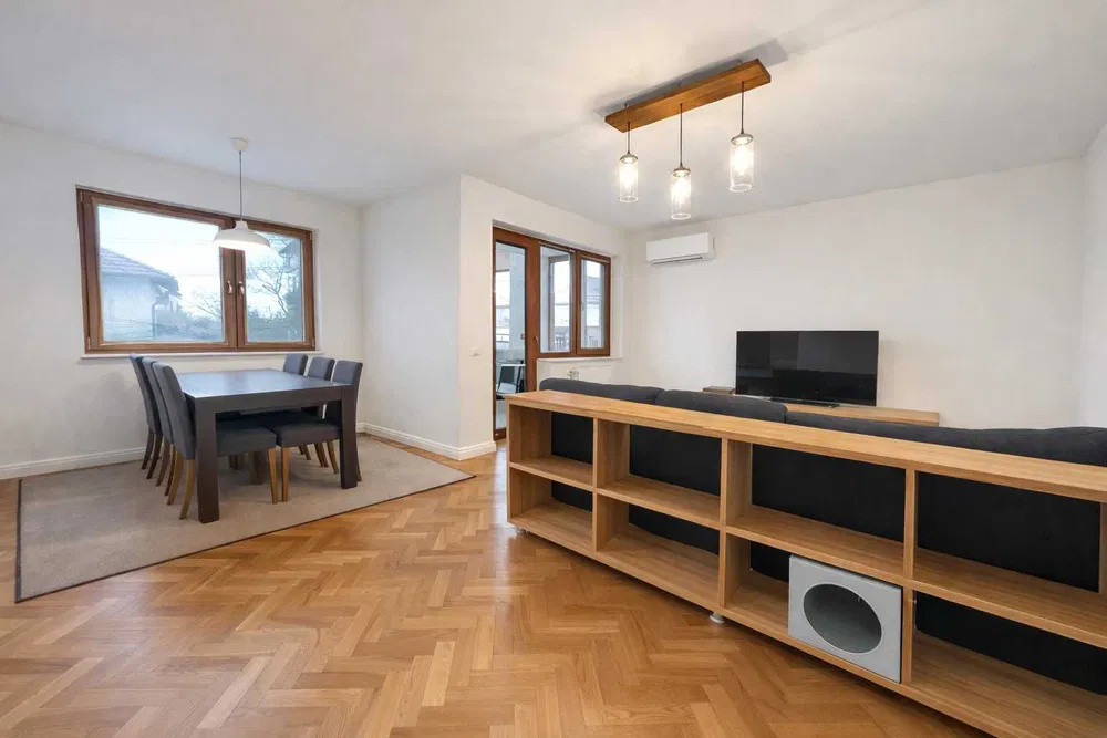 Apartament 4 camere l 125 mp utili l la cheie l curte l Andrei Muresanu