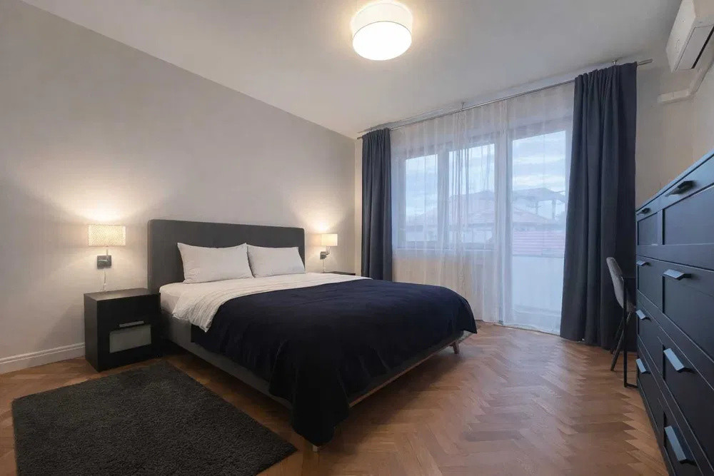 Apartament 4 camere l 125 mp utili l la cheie l curte l Andrei Muresanu