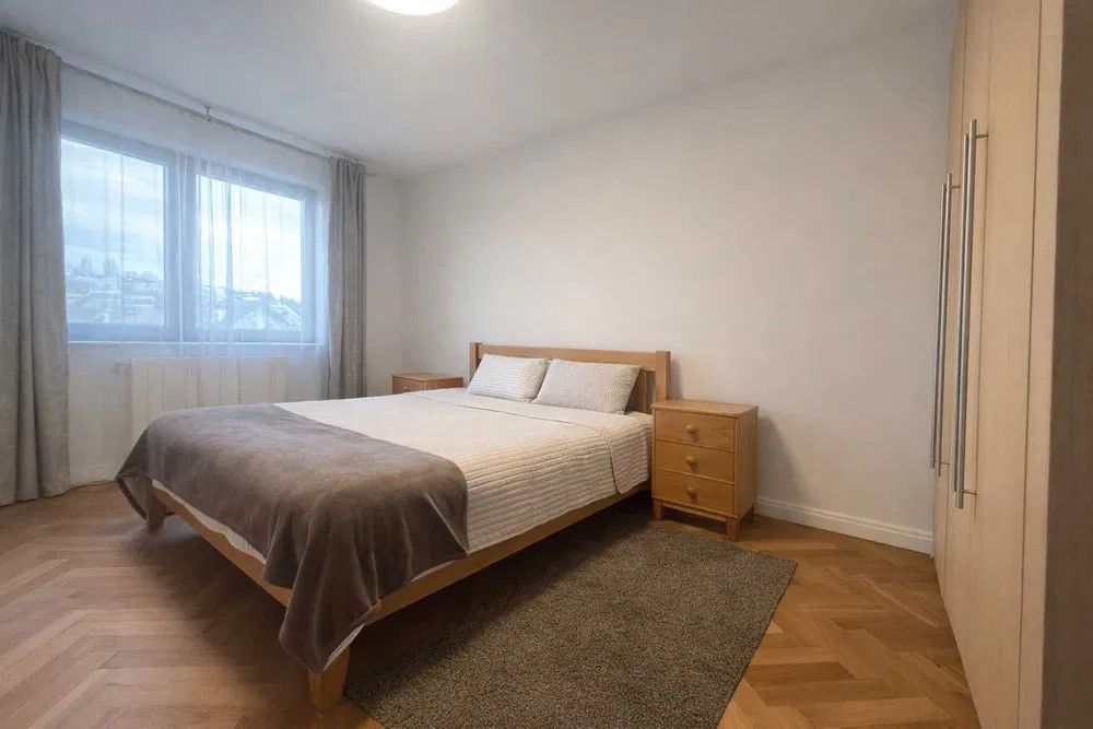 Apartament 4 camere l 125 mp utili l la cheie l curte l Andrei Muresanu