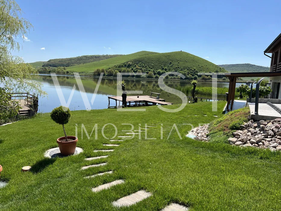 Vila moderna cu piscina pe lac l la cheie l 2530 mp teren l Geaca-CLuj