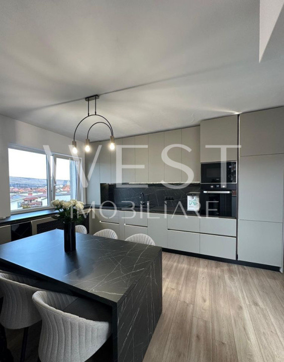 Vand Apartament 3 Camere Ultra Finisat si Utilat + 2 Parcari