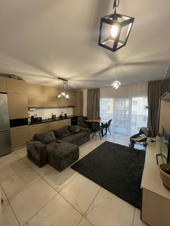 Apartament 3 camere l 2 bai l 2 balcoane l la cheie l parcare l Teior