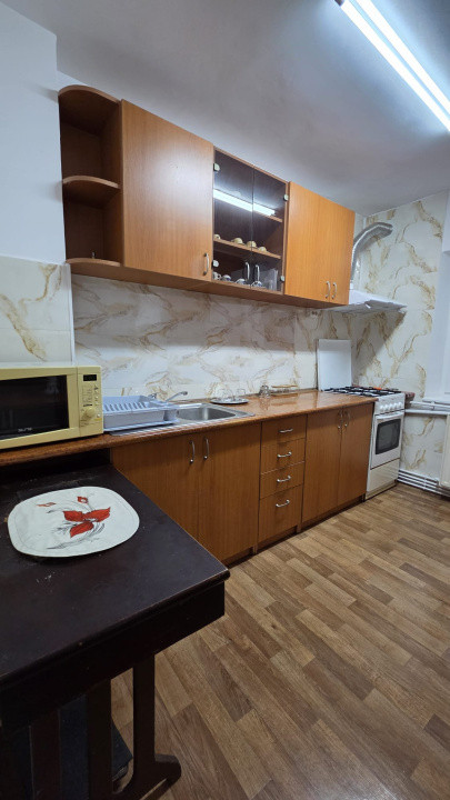 Apartament 3 camere de închiriat – Str. Buzău, Grigorescu